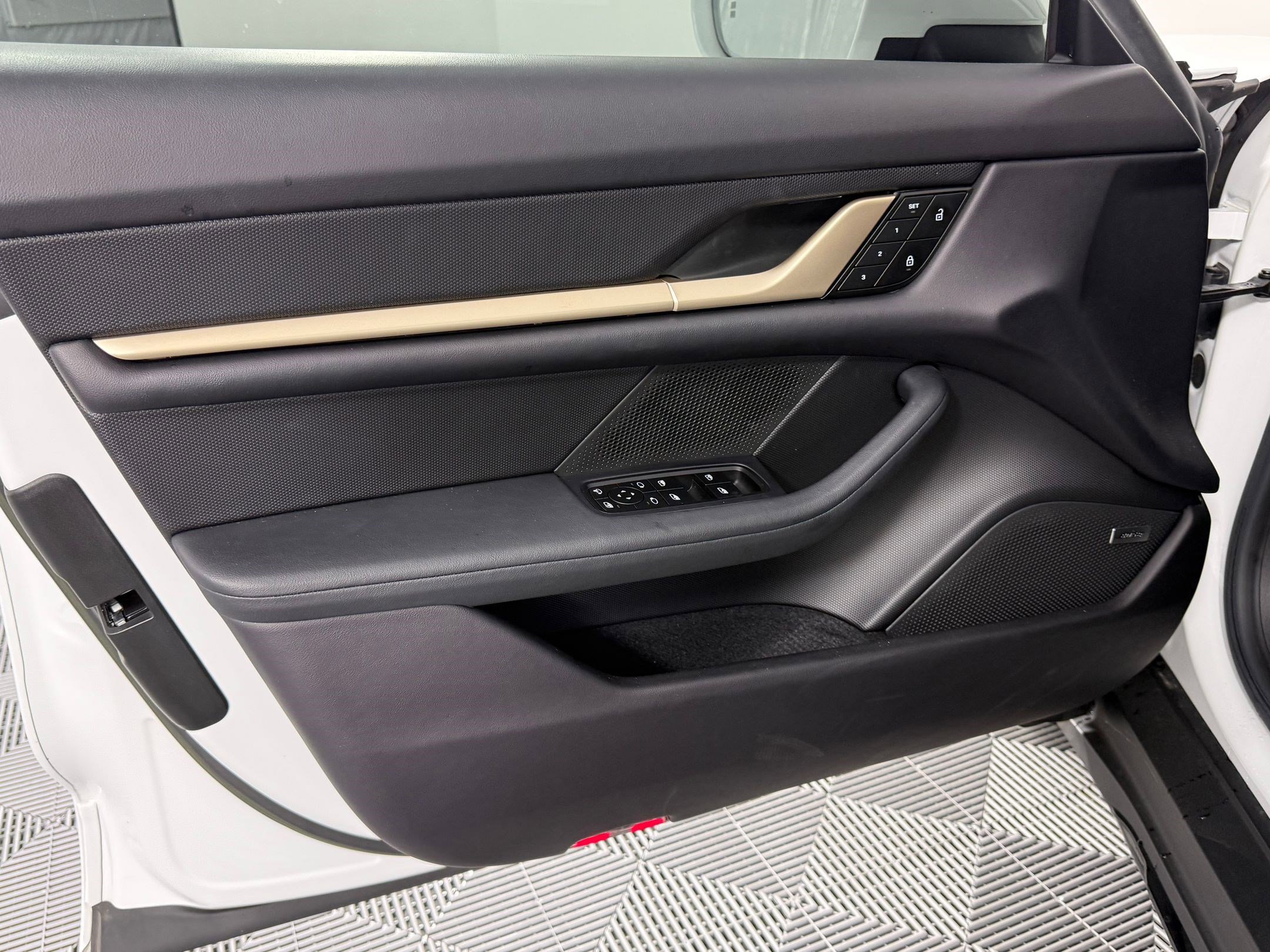 Used 2022 Porsche Taycan 4 Cross Turismo image 14