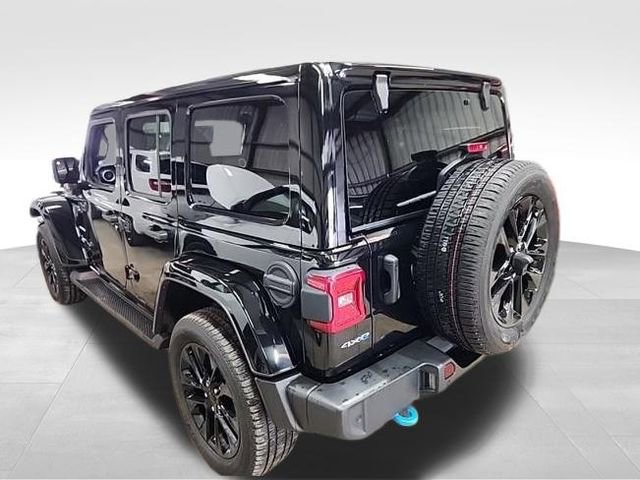 Used 2022 Jeep Wrangler Unlimited Sahara w/ Cold Weather Group image 13