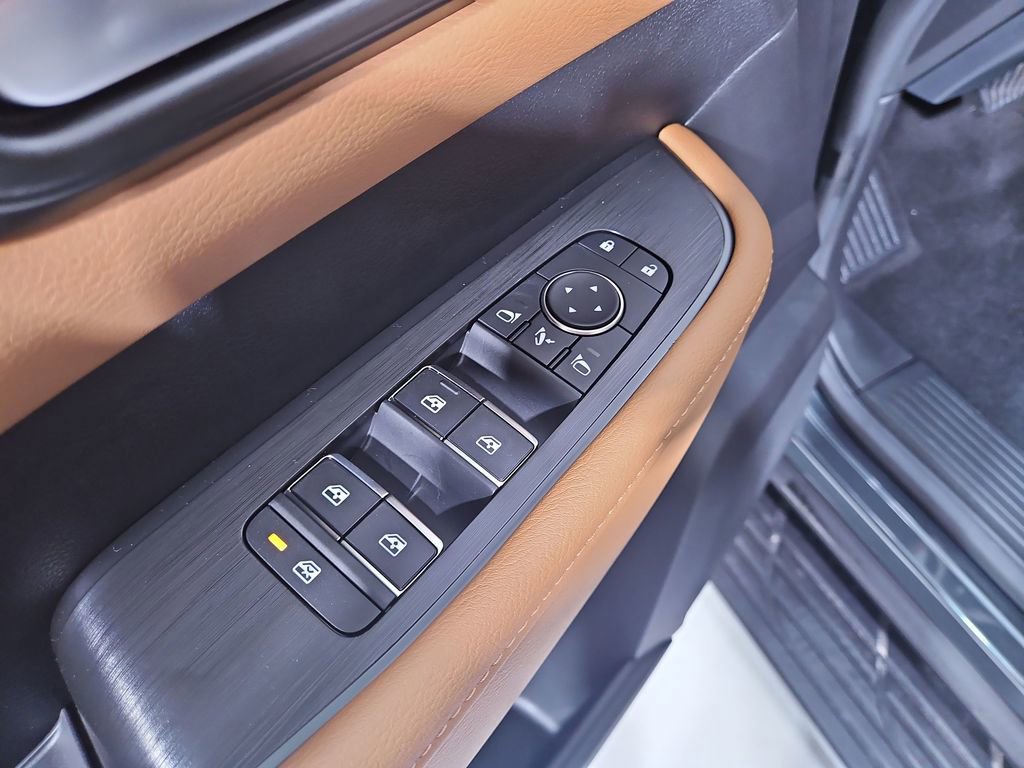 New 2026 Nissan Armada SL w/ Captain's Chari Seat Package image 12