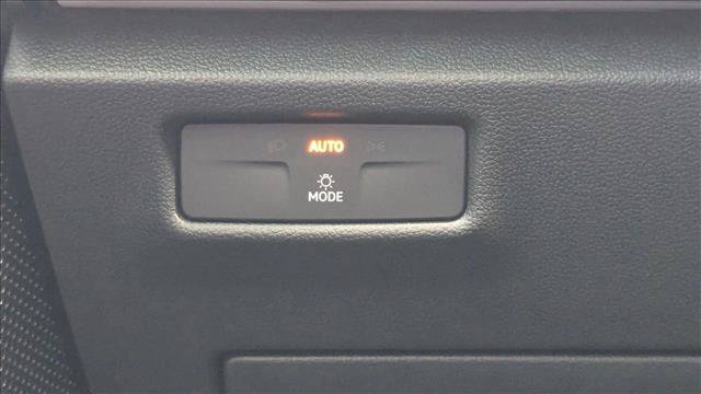 New 2026 Volkswagen Tiguan SE AWD/4WD image 17