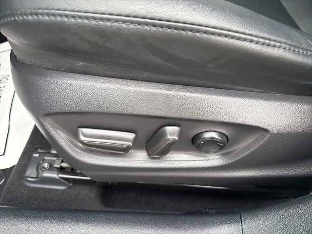 Used 2018 Toyota Prius Prime Premium image 16