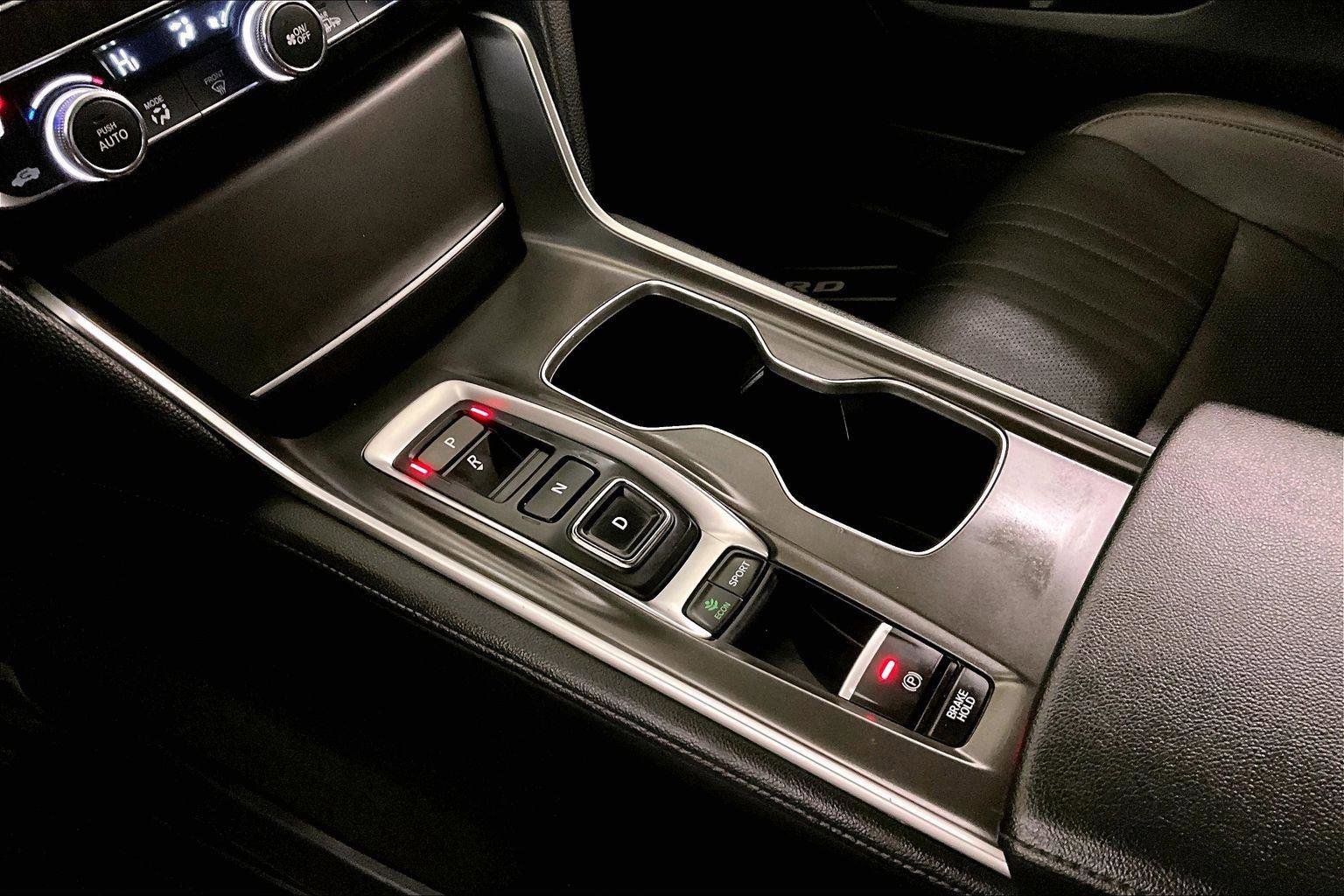 Used 2022 Honda Accord Touring image 16