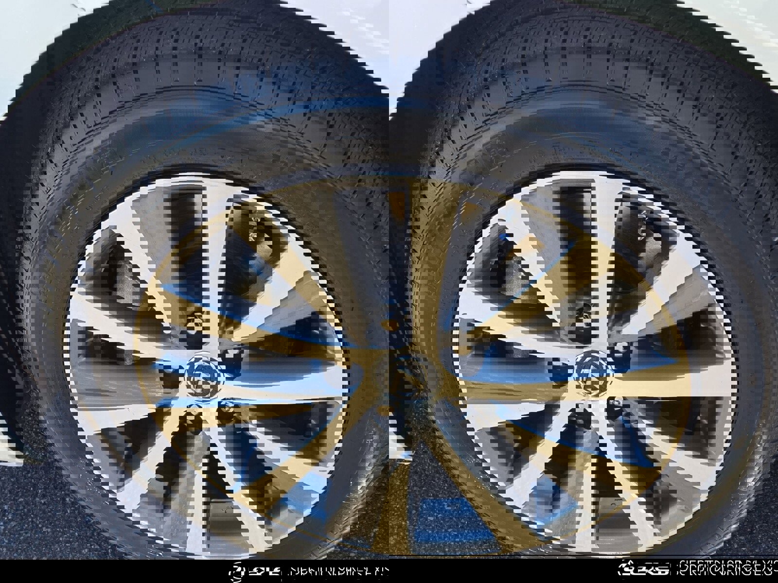 Certified 2019 Lexus ES 300h w/ Accessory Package image 11