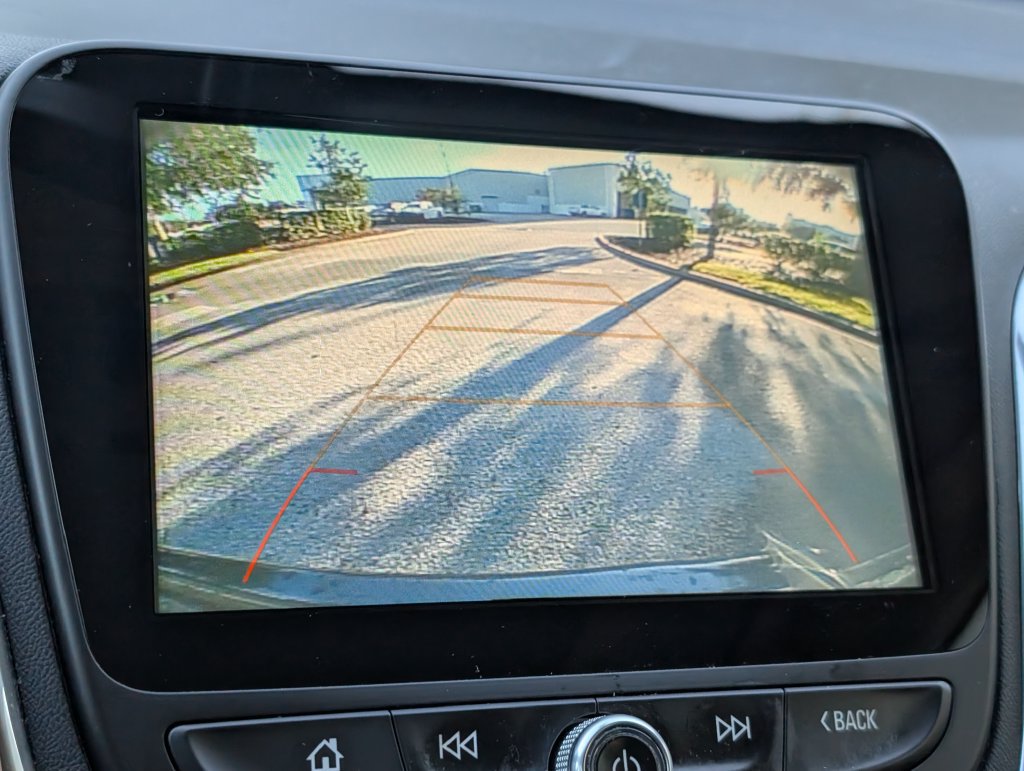 Used 2018 Chevrolet Equinox LT w/ Sun & Infotainment Package FWD image 23