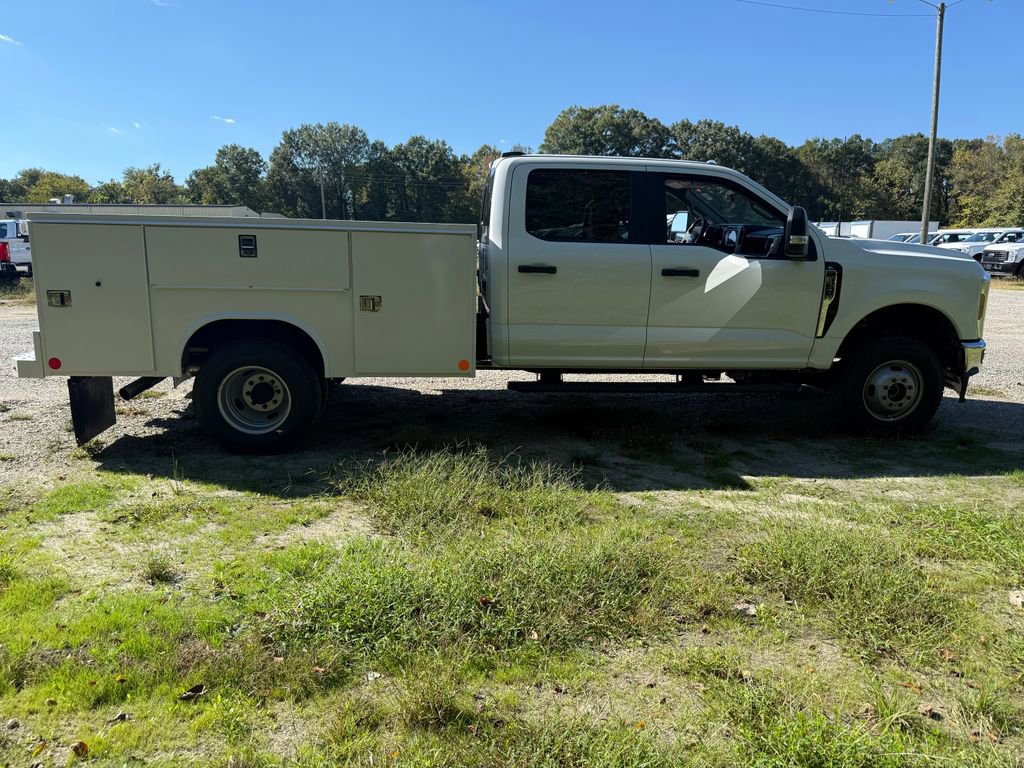 New 2026 Ford F350 XL w/ XL Chrome Package image 9