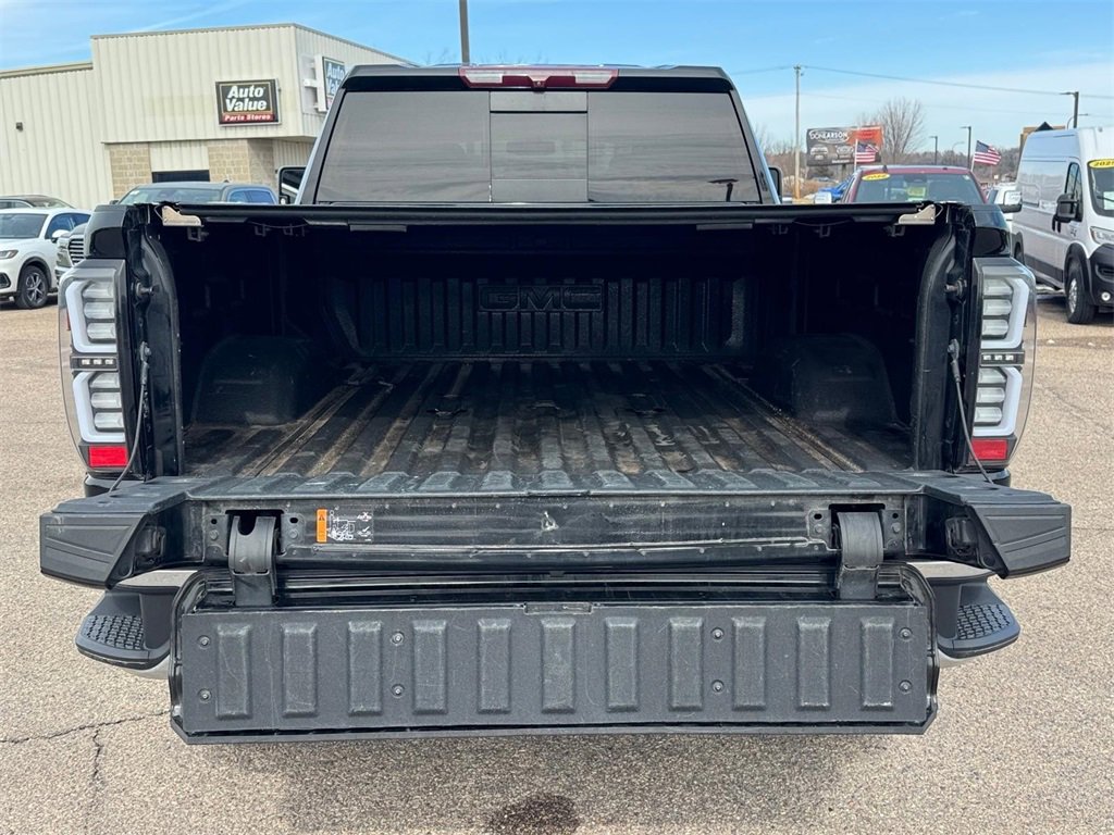 Used 2023 GMC Sierra 3500 SLT w/ SLT Premium Package image 5