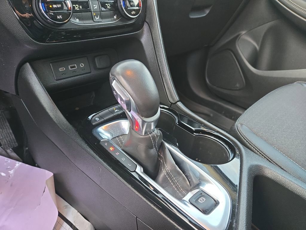 Used 2021 Buick Encore GX Select image 23