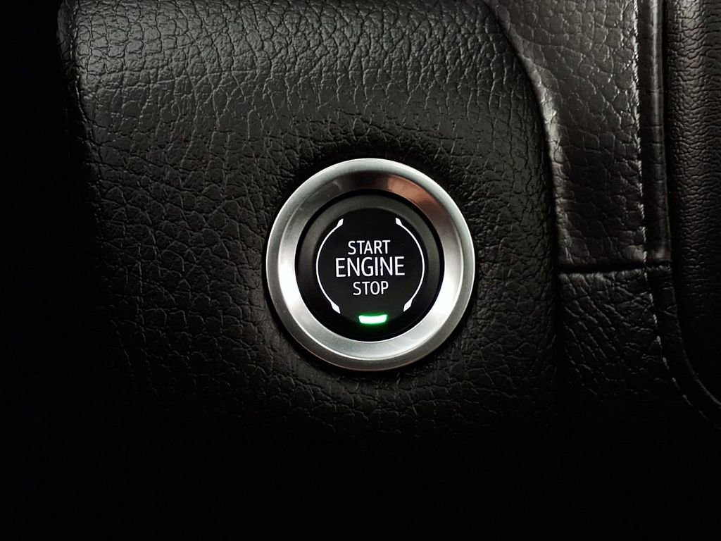 Used 2024 GMC Yukon Denali w/ Advanced Technology Package RWD image 15