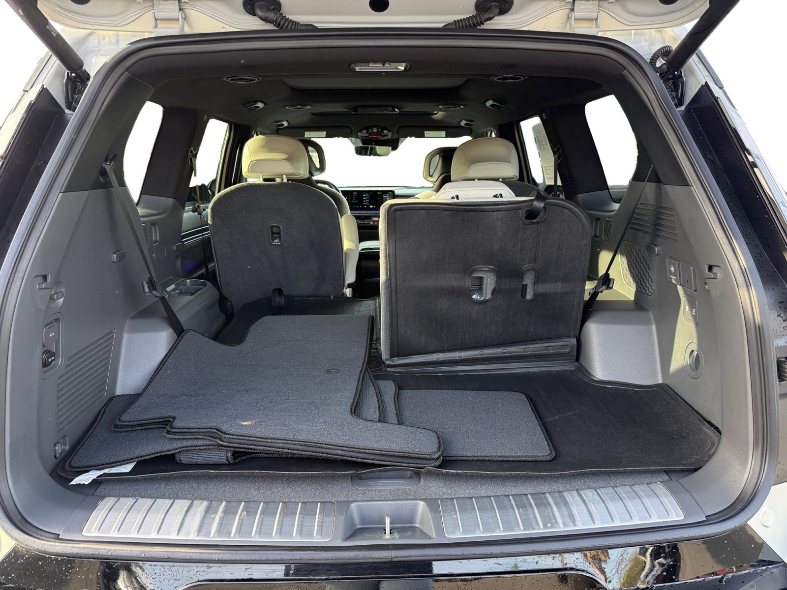 Used 2024 Kia EV9 GT-Line image 17