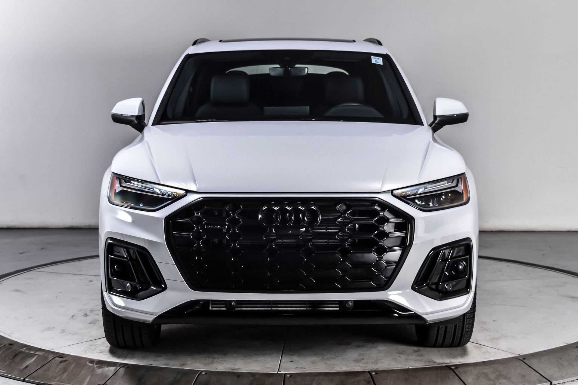 Used 2025 Audi Q5 e Premium Plus w/ Premium Plus Package AWD/4WD image 8