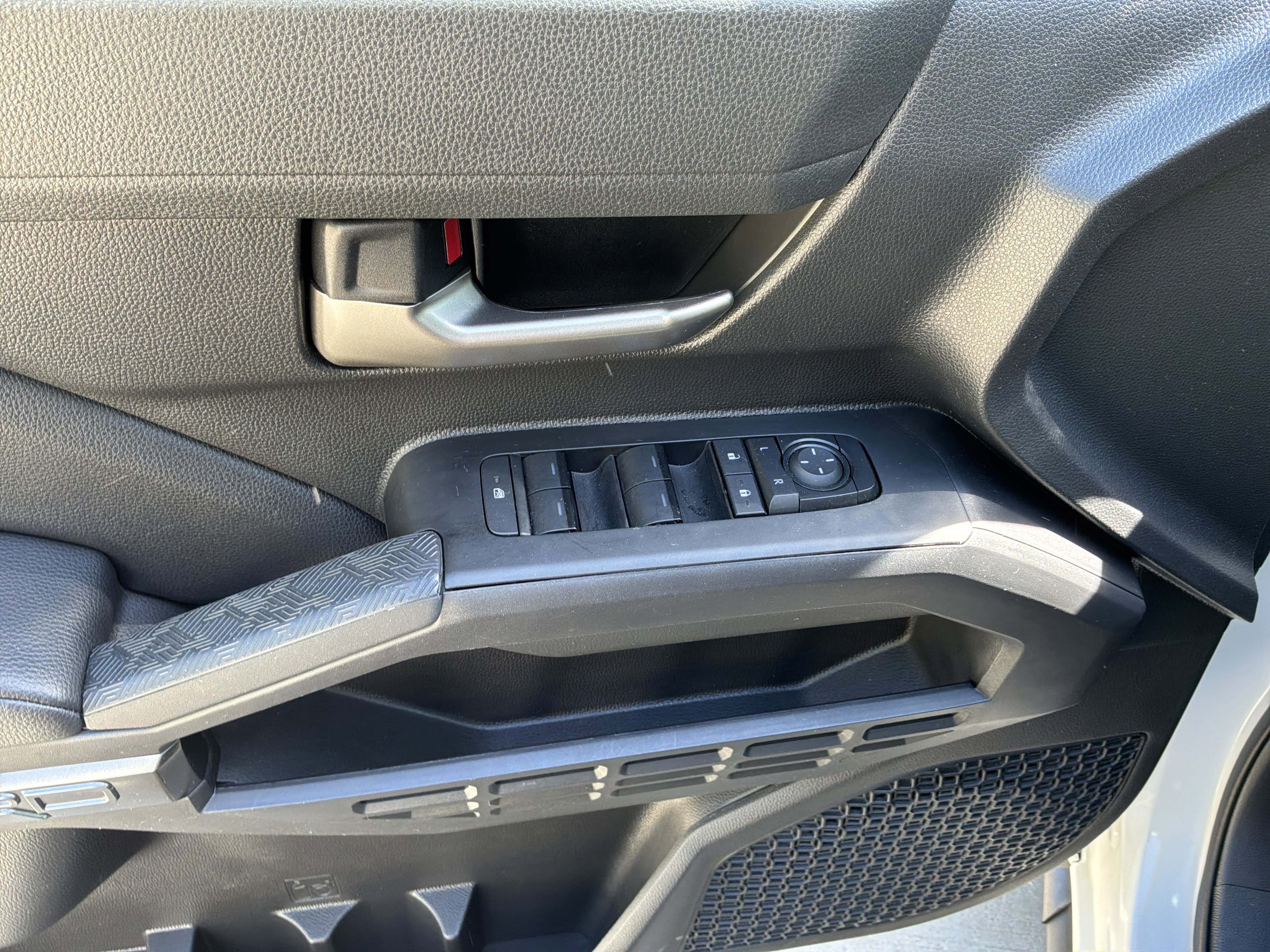 Used 2024 Toyota Tacoma TRD Off-Road AWD/4WD image 15
