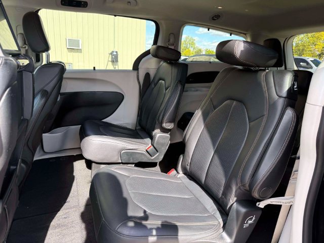 Certified 2019 Chrysler Pacifica Touring-L Plus FWD image 13