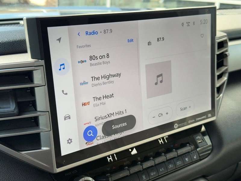 Used 2024 Toyota Tundra Limited image 24