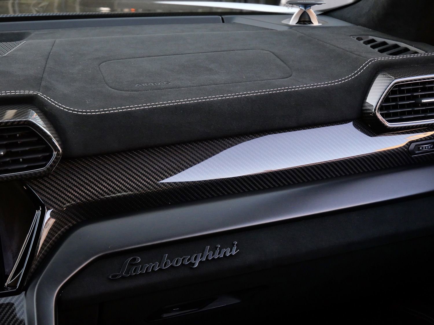 Used 2024 Lamborghini Urus Performante image 38