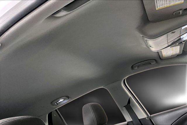 Used 2023 GMC Terrain SLE image 27