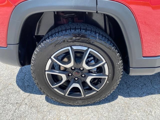 Used 2025 Jeep Compass Trailhawk AWD/4WD image 19