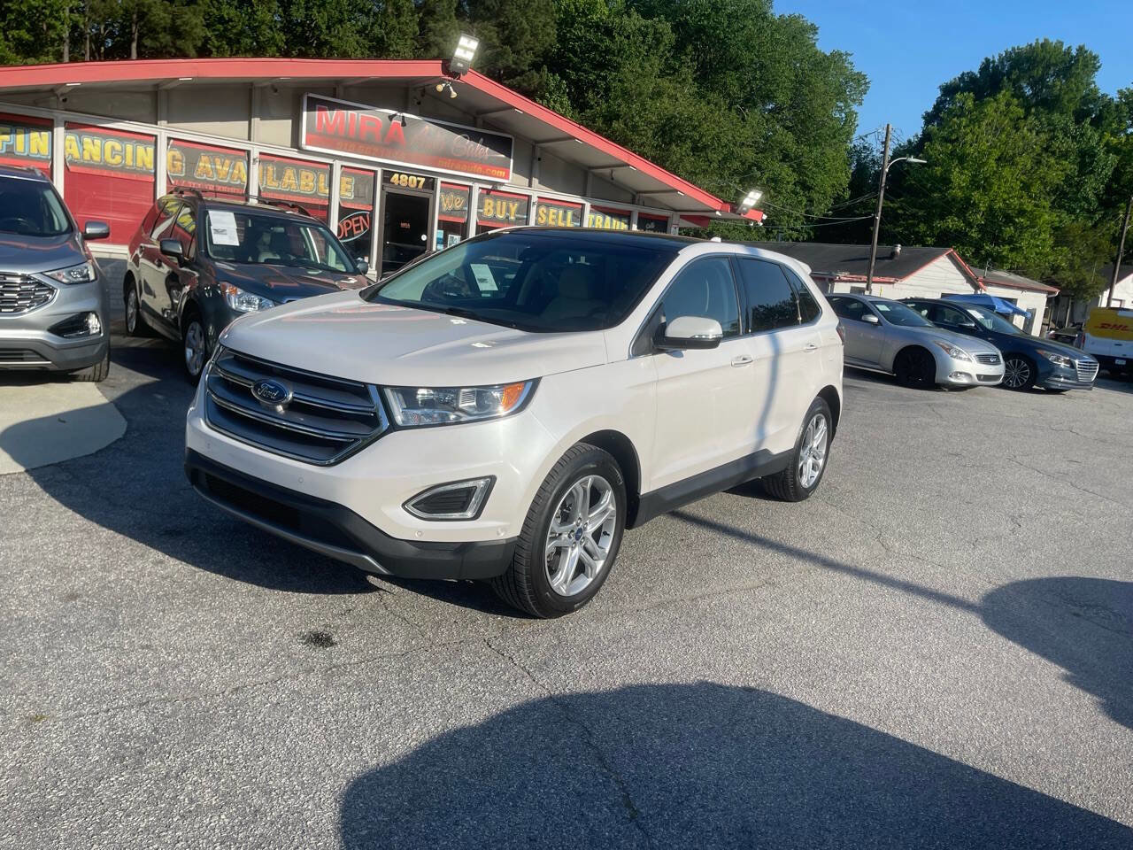 Used 2018 Ford Edge Titanium w/ Equipment Group 302A AWD/4WD image 2