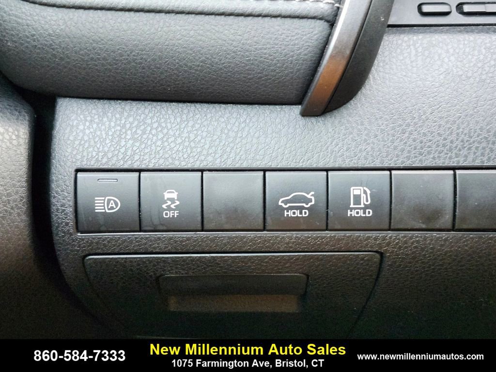 Used 2021 Toyota Camry SE image 22