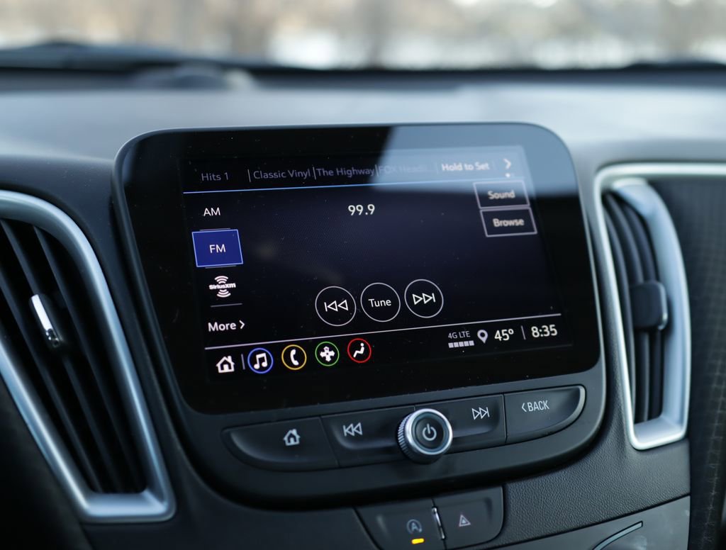Used 2025 Chevrolet Malibu LT FWD image 12