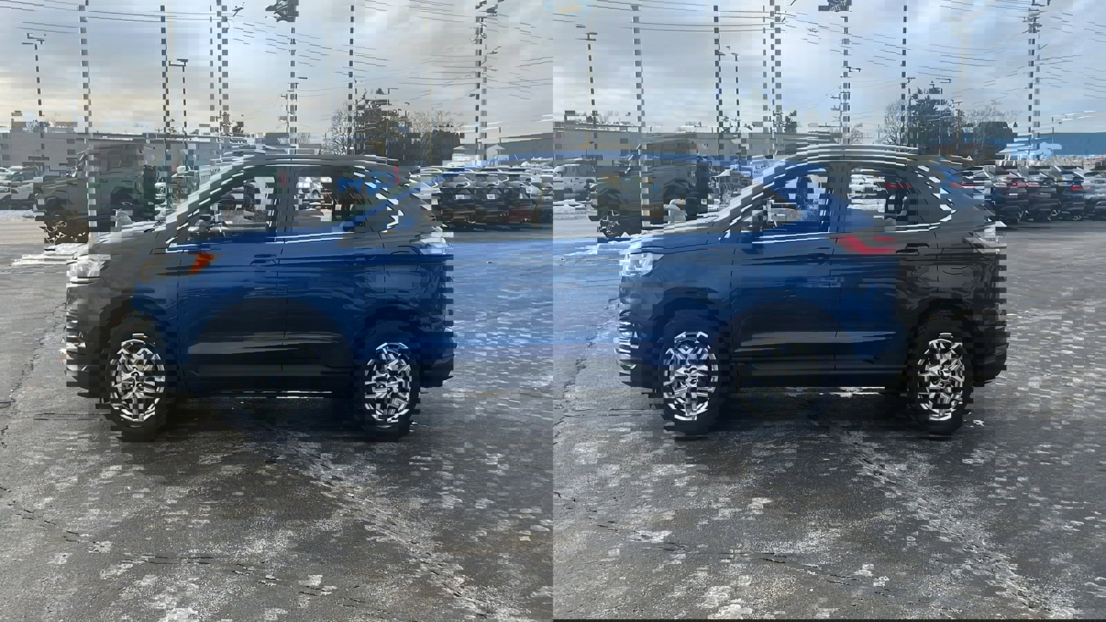 Used 2022 Ford Edge SEL w/ Convenience Package image 9