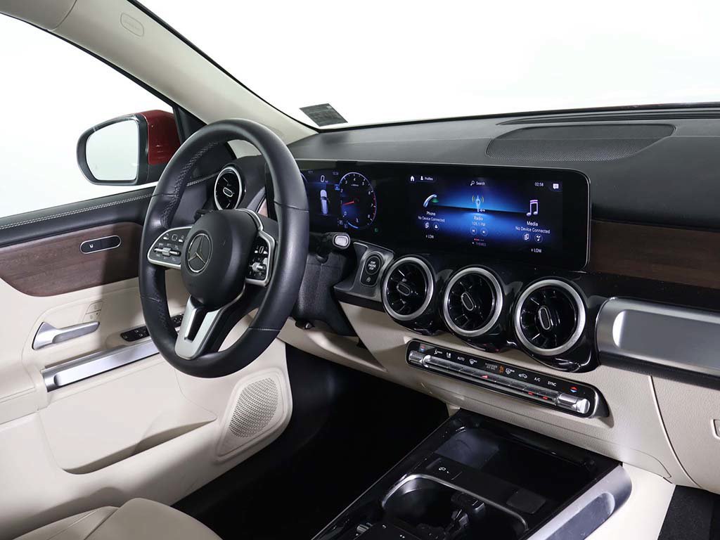 Used 2022 Mercedes-Benz GLB 250 4MATIC image 29
