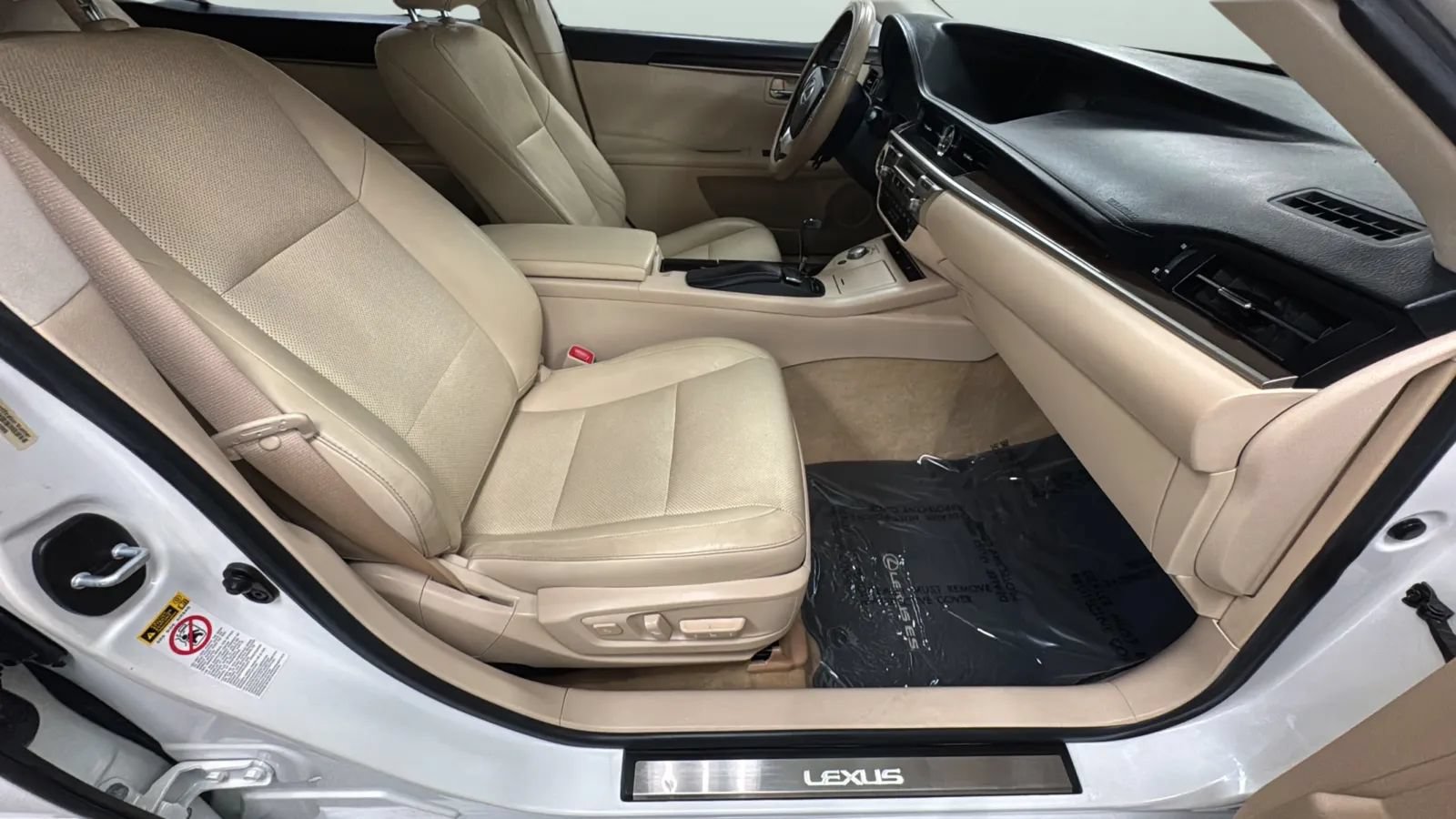 Used 2015 Lexus ES 350 w/ Luxury Package FWD image 21