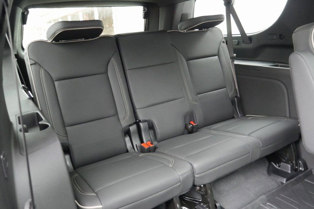 New 2026 Chevrolet Suburban Premier image 28