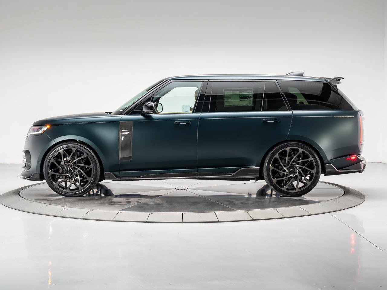 Used 2025 Land Rover Range Rover Long Wheelbase Autobiography AWD/4WD image 2