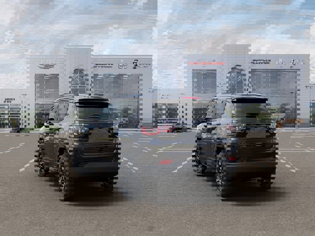 New 2026 Jeep Compass Latitude image 3