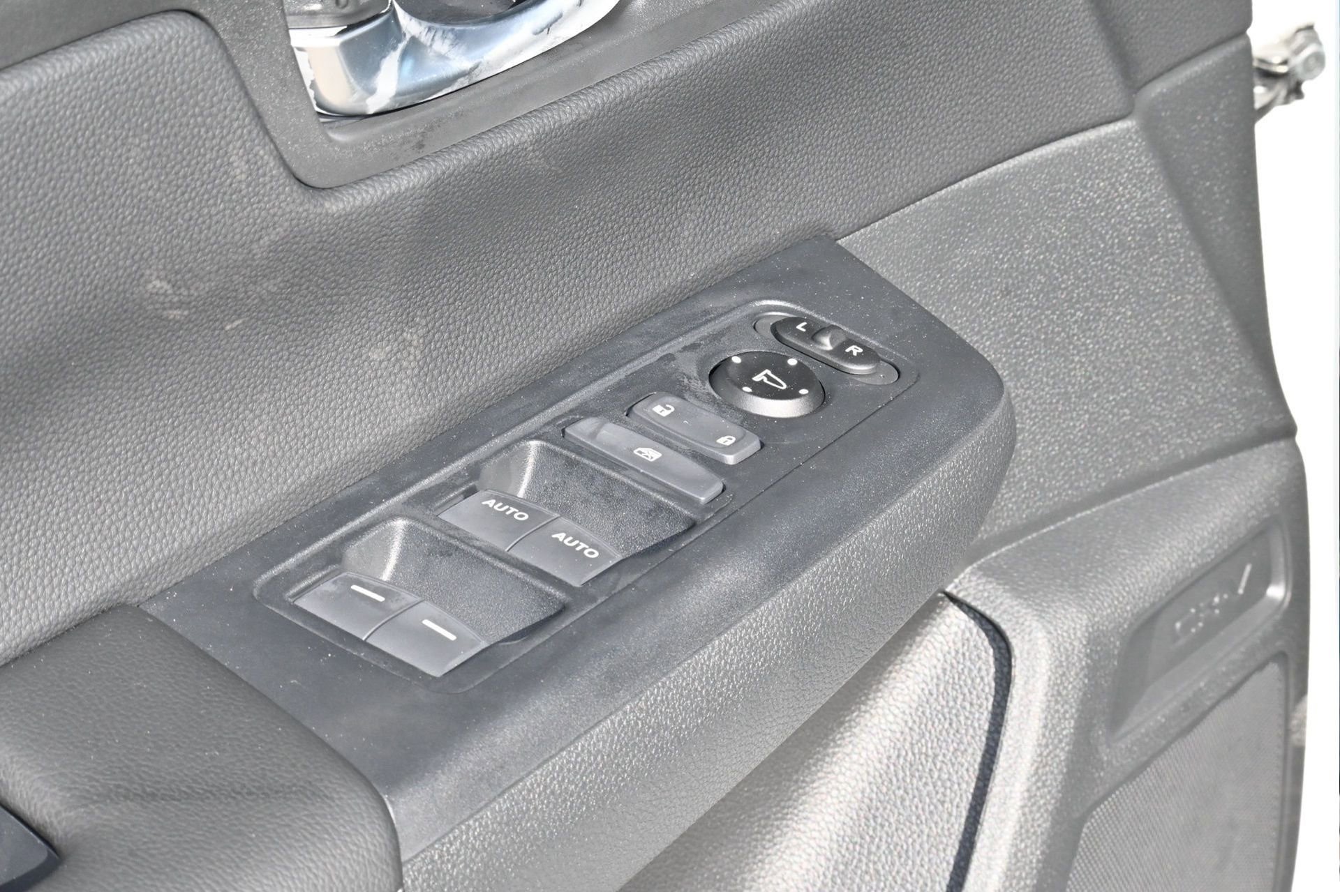 New 2025 Honda CR-V EX image 12