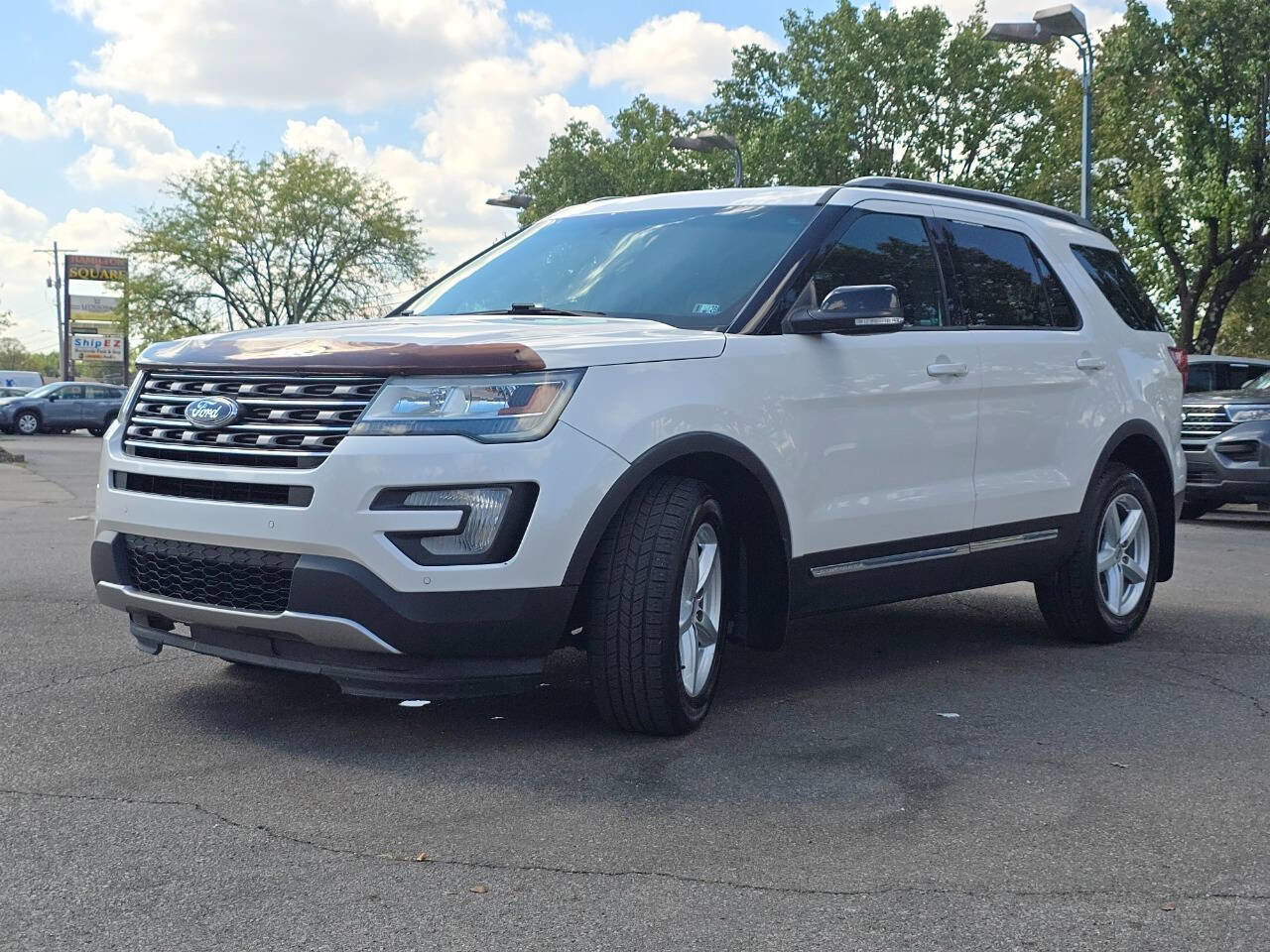 Used 2016 Ford Explorer XLT w/ Equipment Group 202A image 13