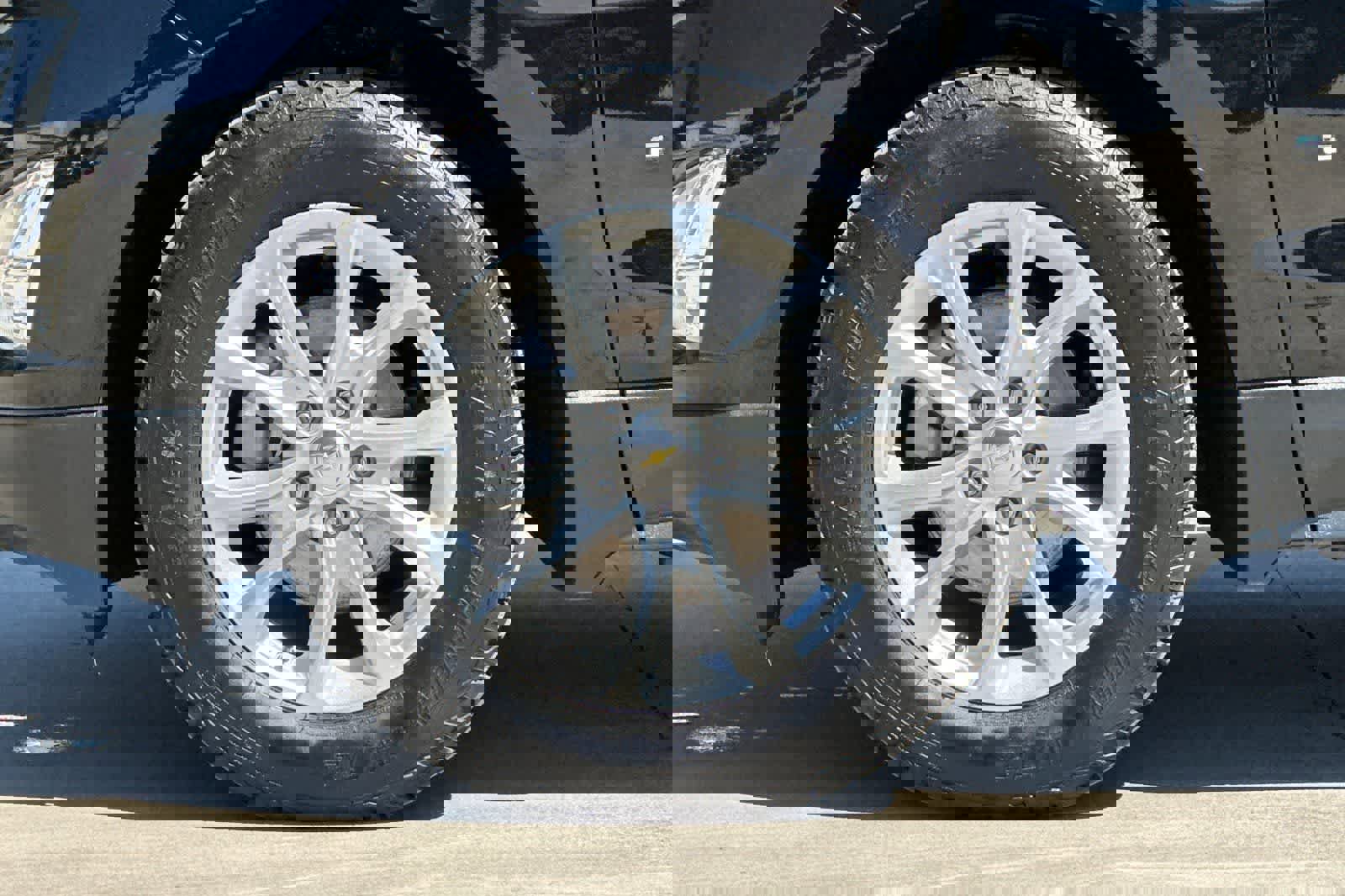 Used 2021 Chevrolet Equinox LT w/ Driver Convenience Package image 36