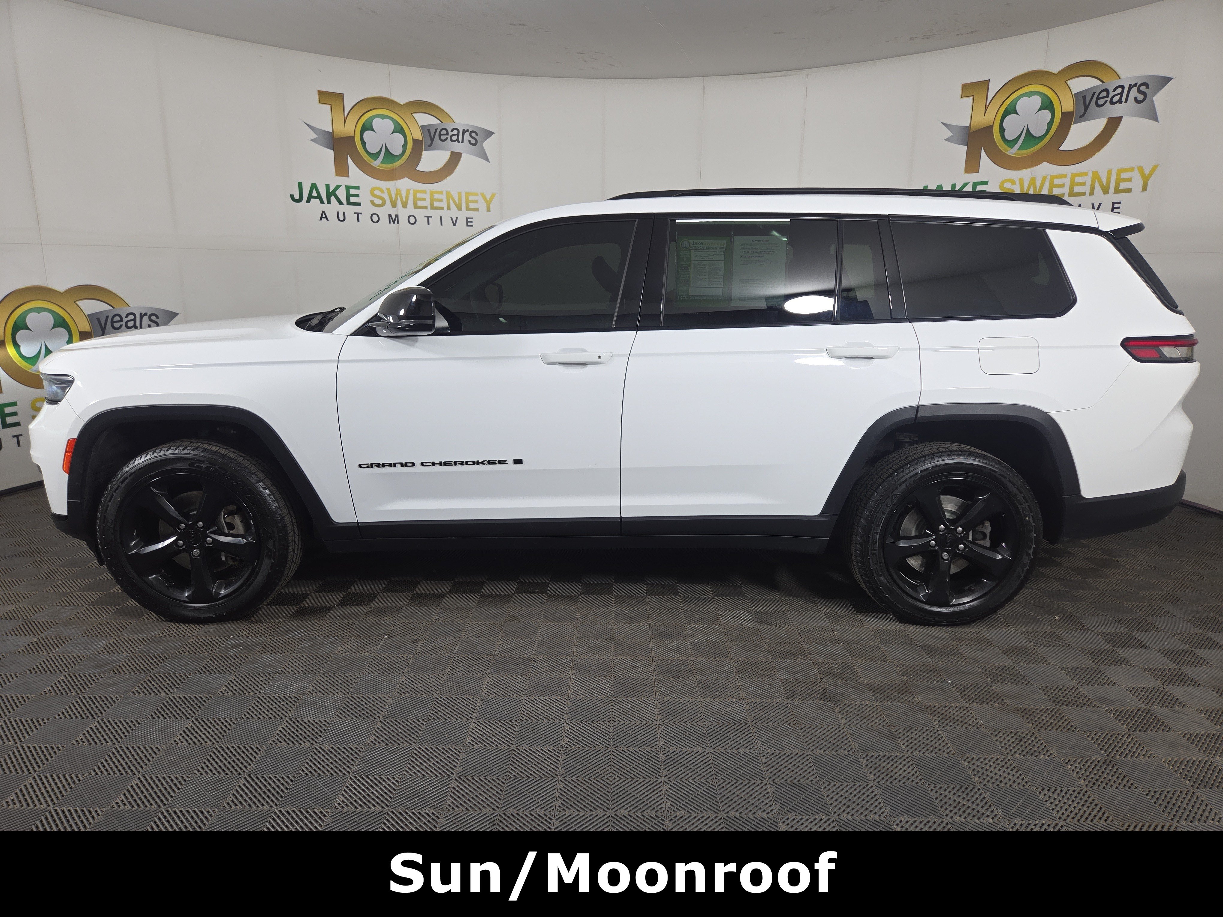 Certified 2023 Jeep Grand Cherokee L Laredo AWD/4WD image 6