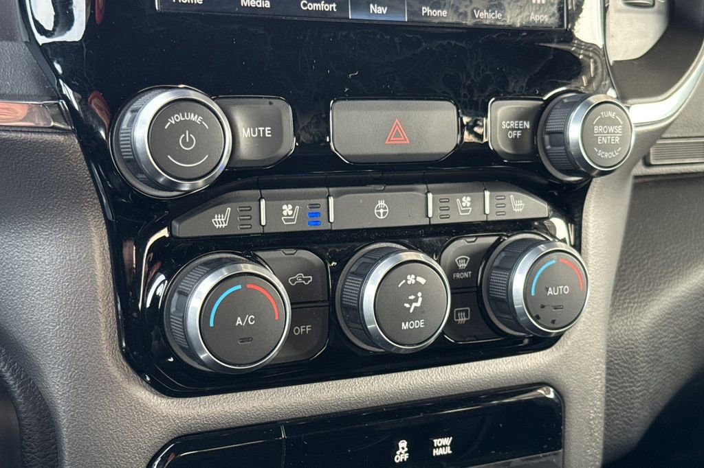 Used 2024 RAM 1500 Laramie image 30