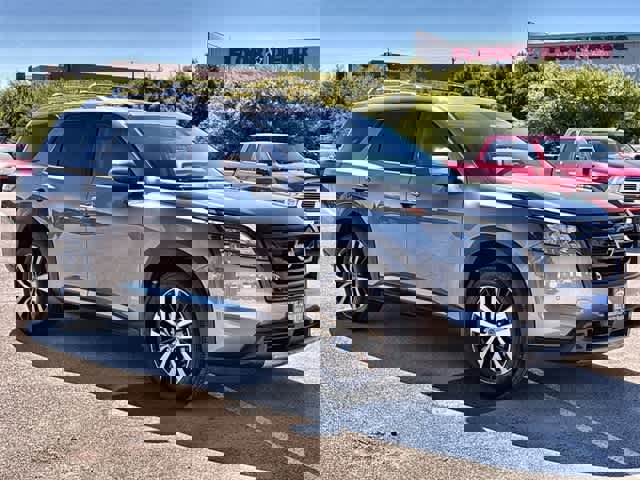 Used 2025 Nissan Pathfinder Platinum w/ Black Appearance Package image 8