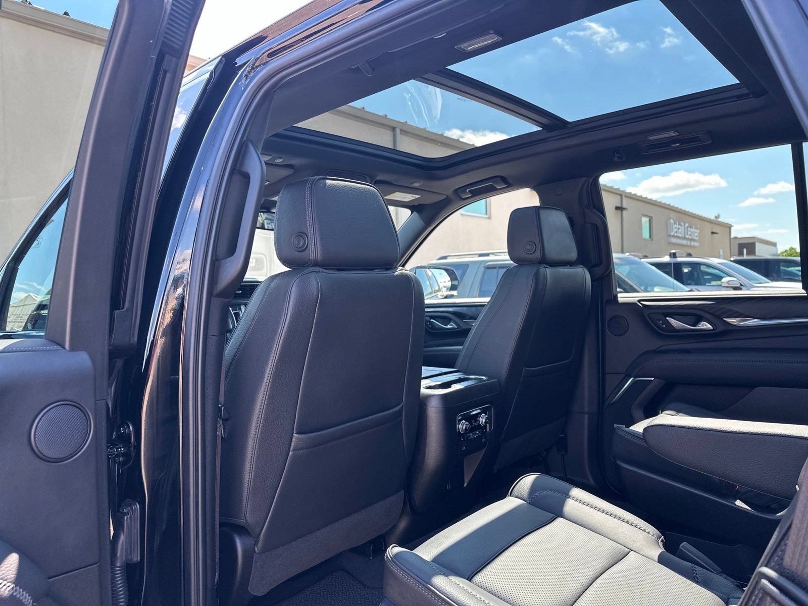 Used 2023 GMC Yukon Denali AWD/4WD image 22