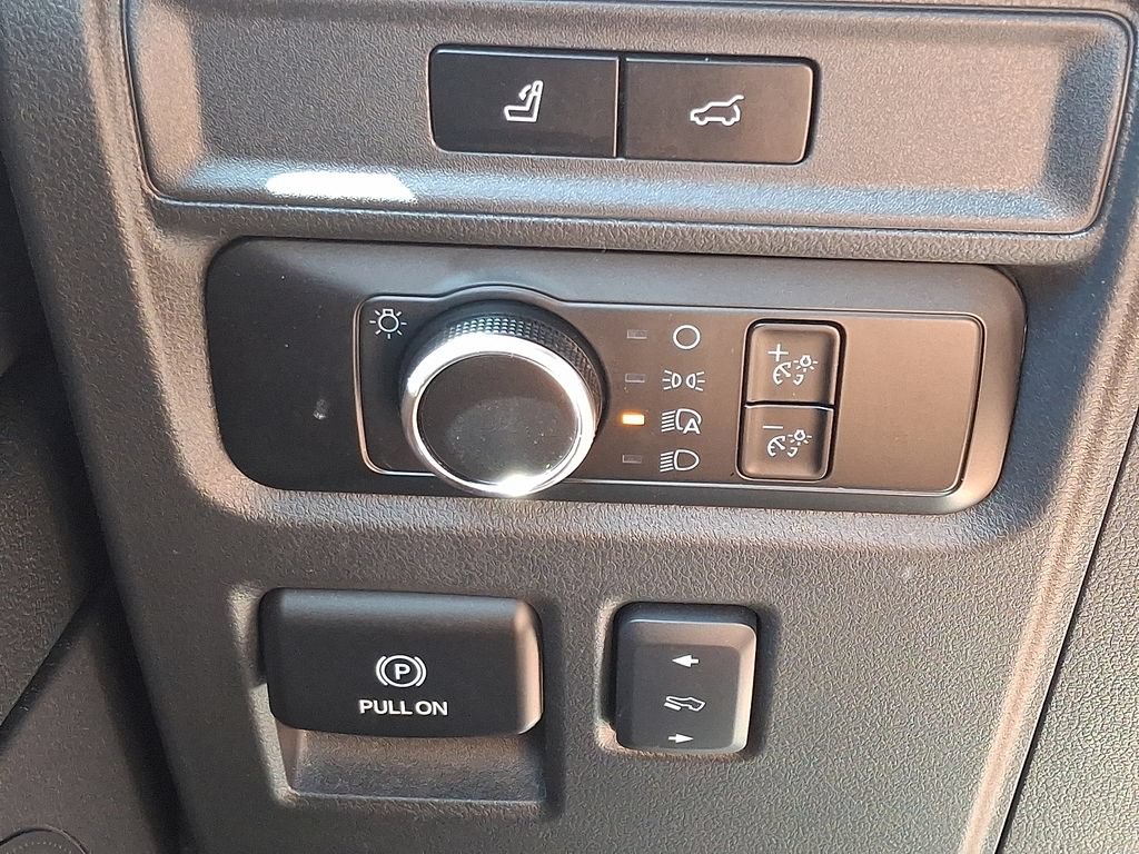 Used 2024 Ford Expedition XLT AWD/4WD image 25