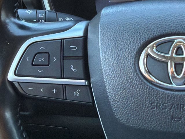 Used 2023 Toyota Highlander Limited AWD/4WD image 11