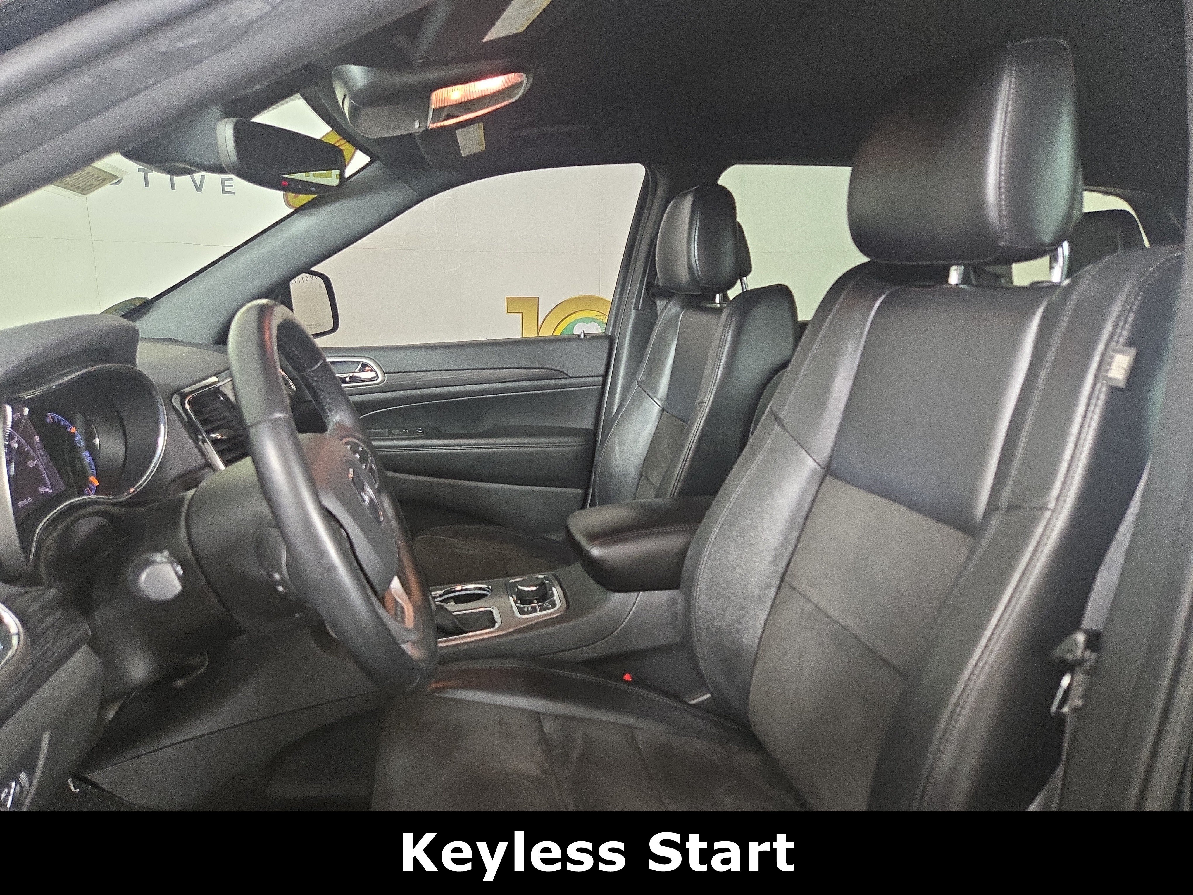 Used 2022 Jeep Grand Cherokee Laredo X AWD/4WD image 11