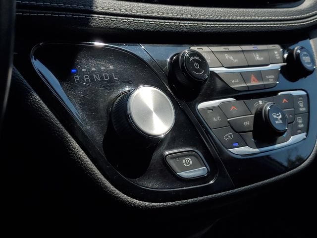 Used 2021 Chrysler Pacifica Touring-L w/ S Appearance Package FWD image 24