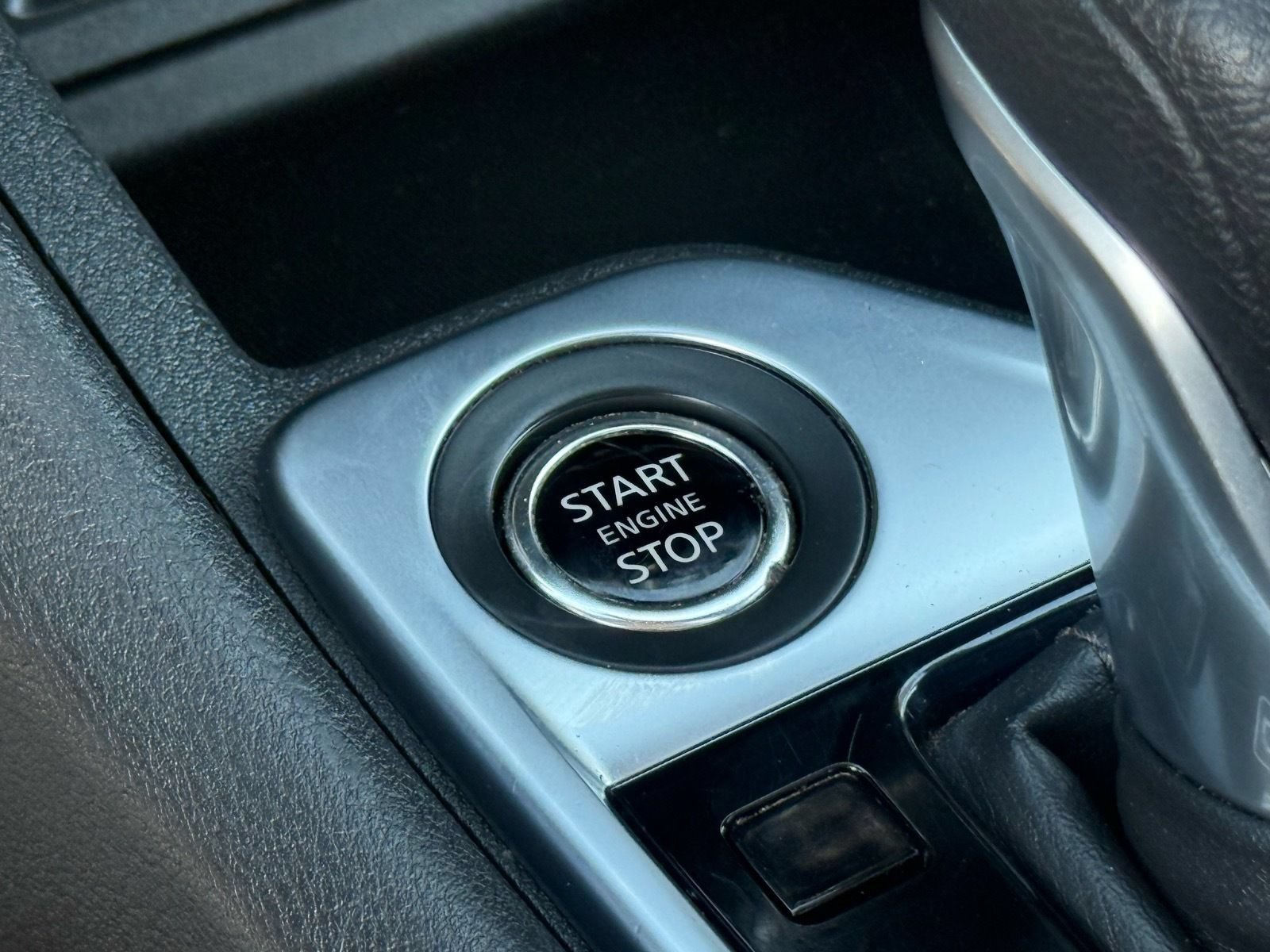 Used 2025 Nissan Sentra SV FWD image 26