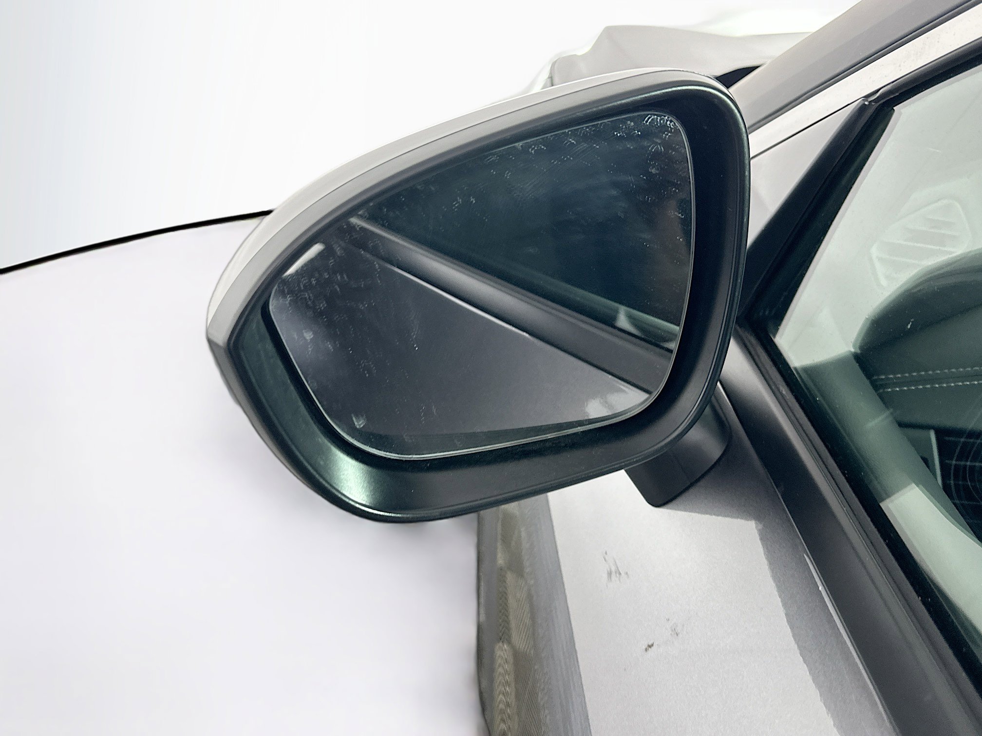 Used 2025 Nissan Rogue SV image 16