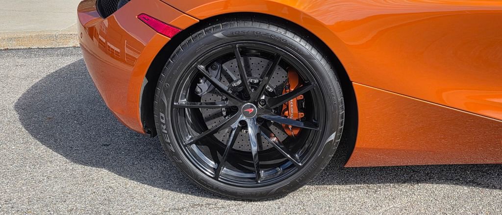 Used 2018 McLaren 720S Performance RWD image 13