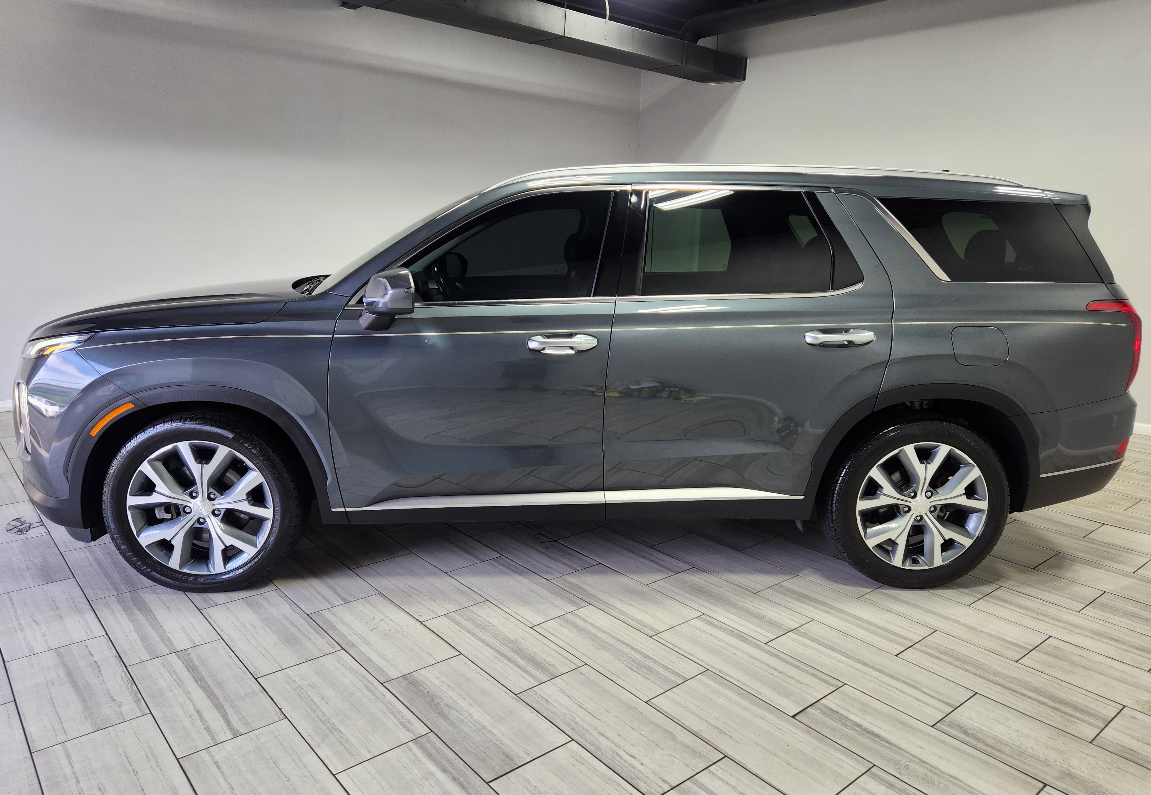 Used 2021 Hyundai Palisade SEL image 2