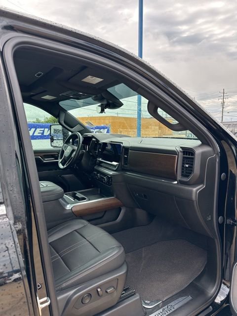 Used 2024 Chevrolet Silverado 2500 High Country w/ High Country Premium Package AWD/4WD image 29