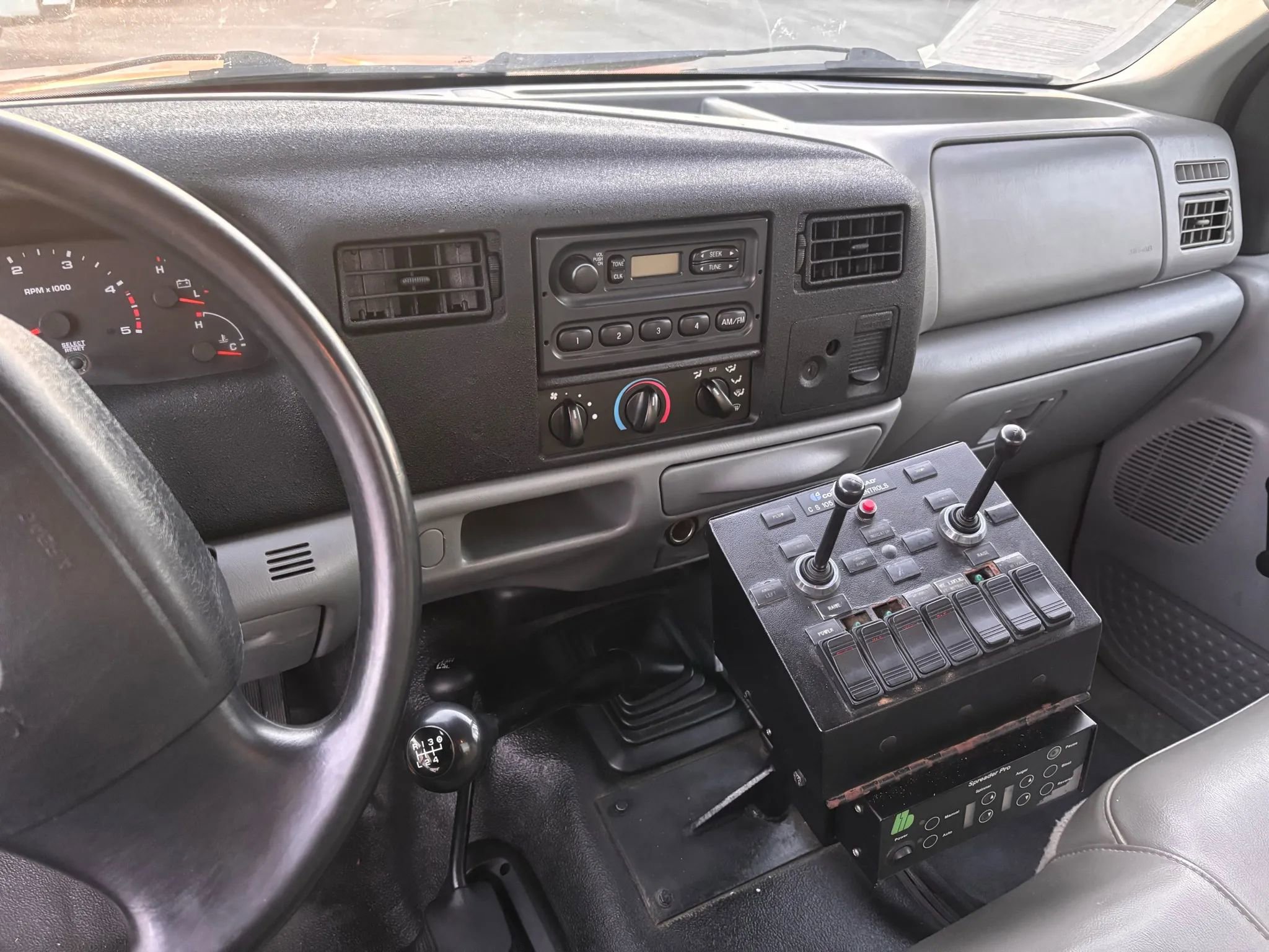 Used 2003 Ford F550 4x4 Regular Cab Super Duty image 11