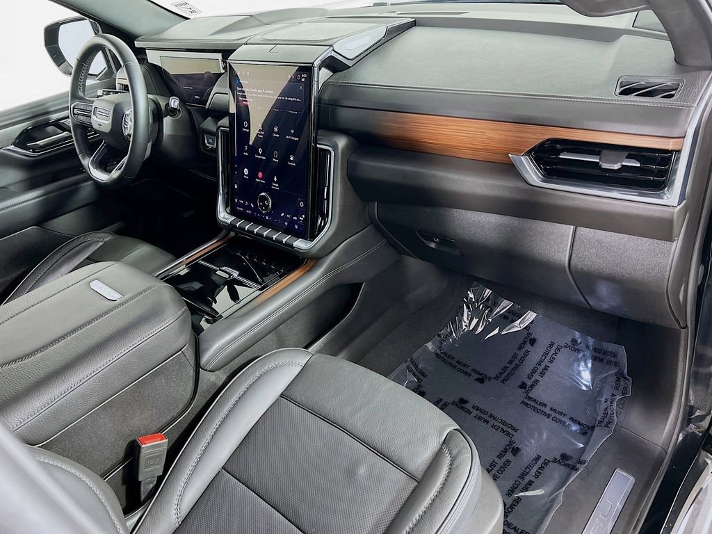 Used 2025 GMC Yukon XL Denali AWD/4WD image 31