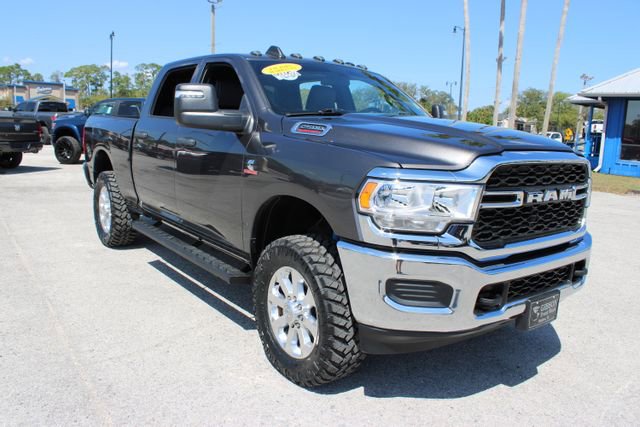 Used 2024 RAM 2500 Tradesman w/ Chrome Appearance Group image 15