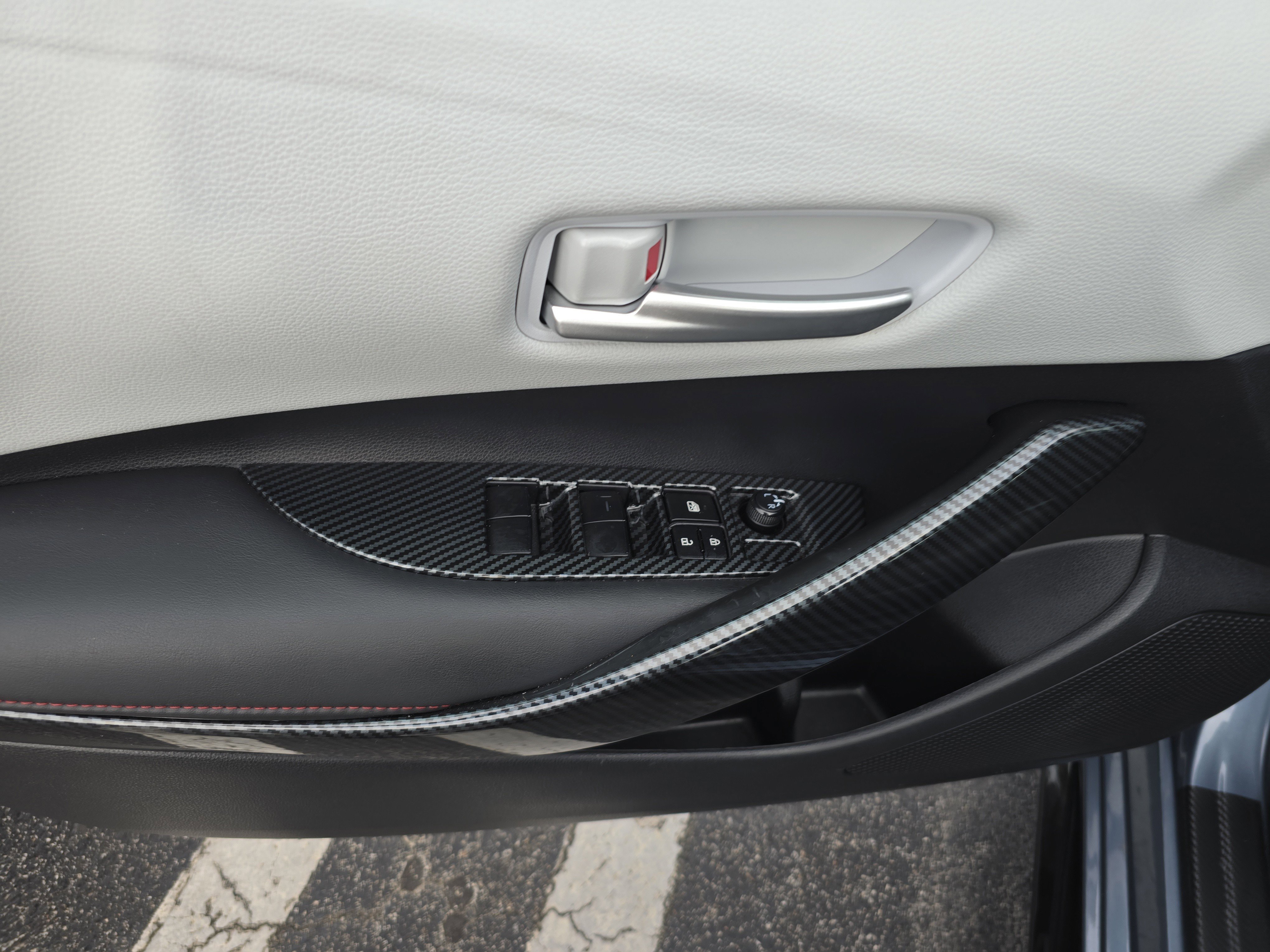 Used 2023 Toyota Corolla SE image 16