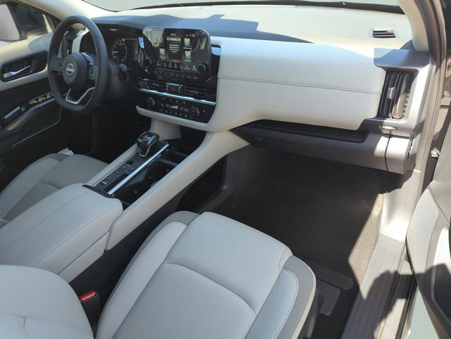 Used 2024 Nissan Pathfinder SL image 19